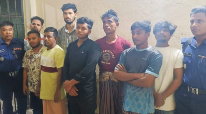 1757230261.Cu arrest